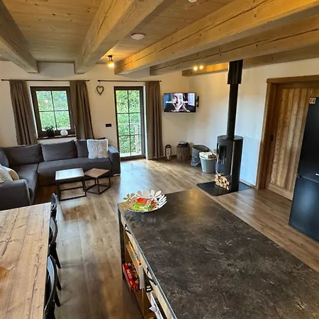 Jizerka بيت للعطل *